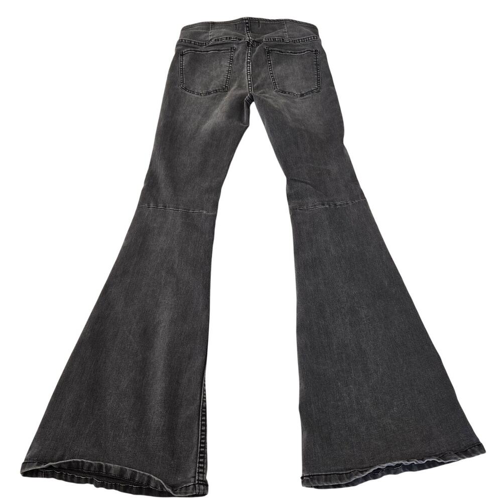Boho Chic Free People Penny Flare Jeans Washed Black Pull‑On Low Rise Size 29 - Picture 5 of 11